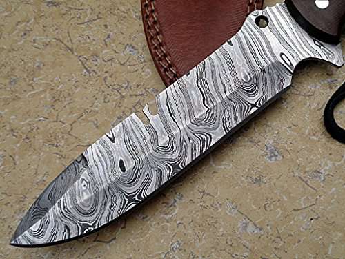 Knife King Muaaji damascus hunting bowie knife Micarta handleRazor sharp Solid quality hunterComes with a sheath